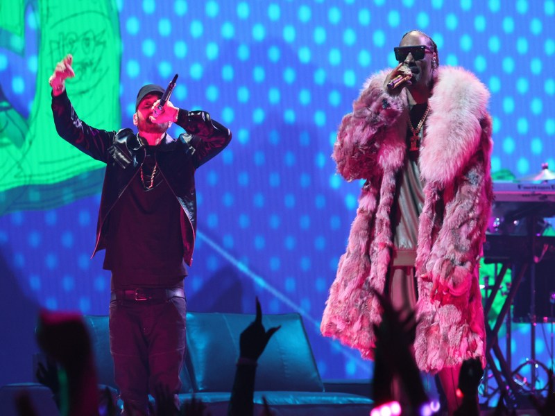 Snoop Dogg and Eminem Perform at the Metaverse, VMAs 2022