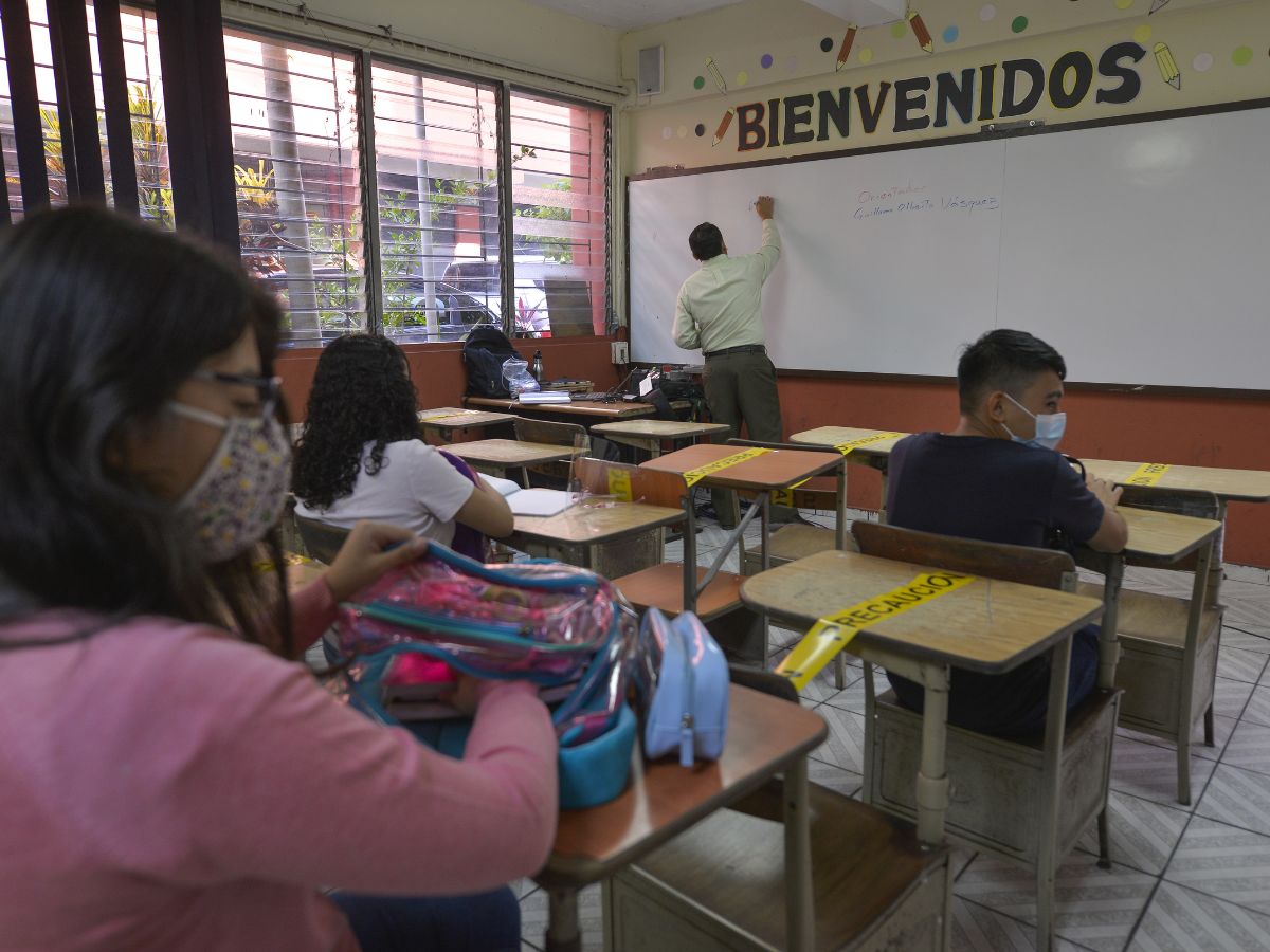 School Kids in El Salvador Are Learning About Bitcoin to Help Teach Their Parents
