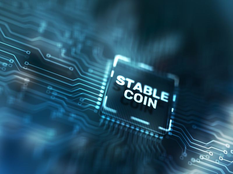 What is a Stablecoin? How do they work? Are they a great financial solution or a risky strategy? Here is the explainer.