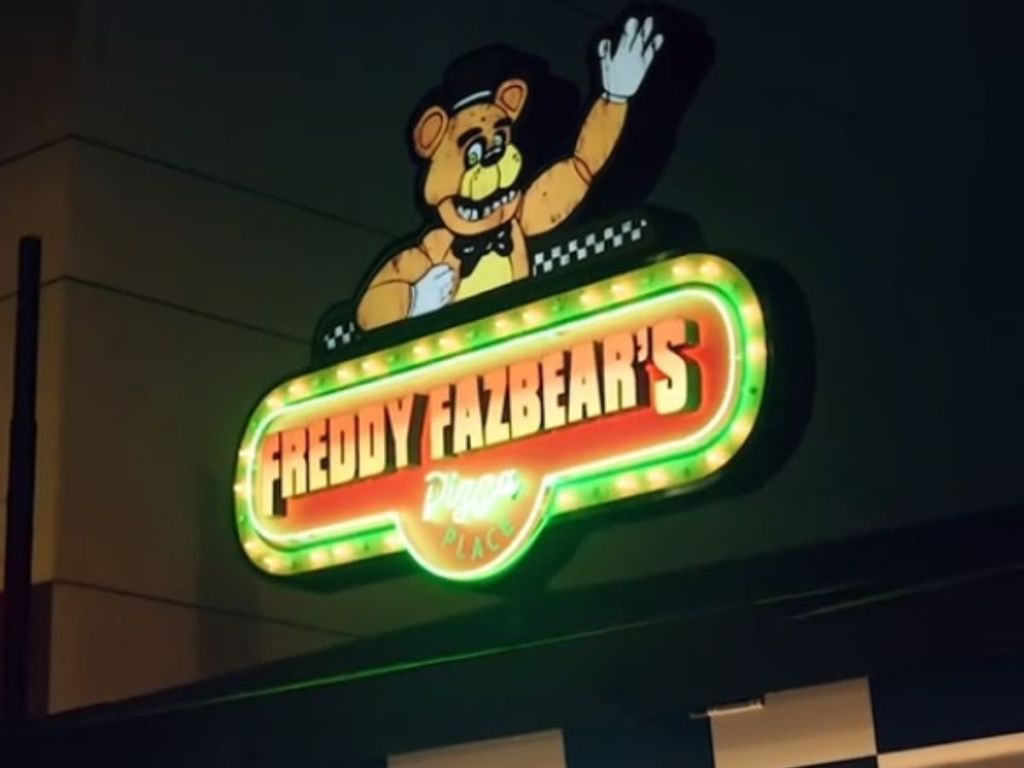 TikTokkers Love the New Five Nights at Freddy’s Pizzeria in LA. But Something is Off